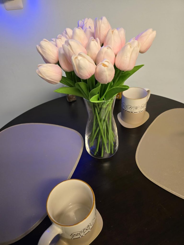 5 Stunning Shop Spring Vases to Elevate Store Displays