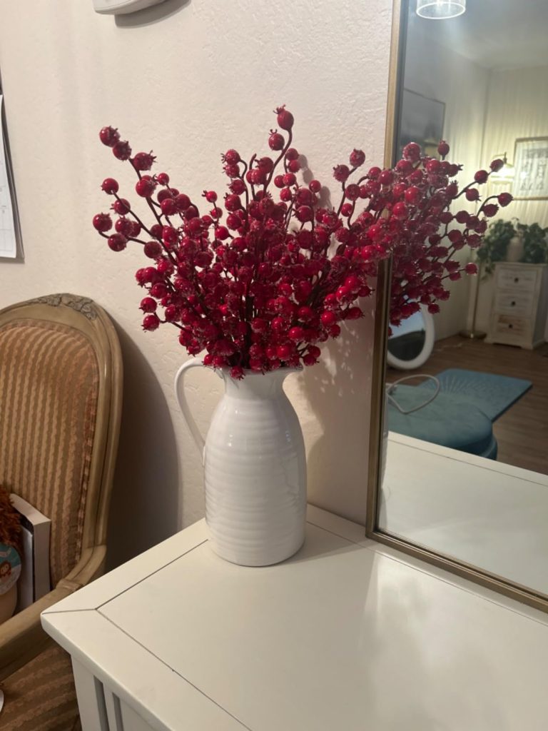 5 Stunning Shop Spring Vases to Elevate Store Displays