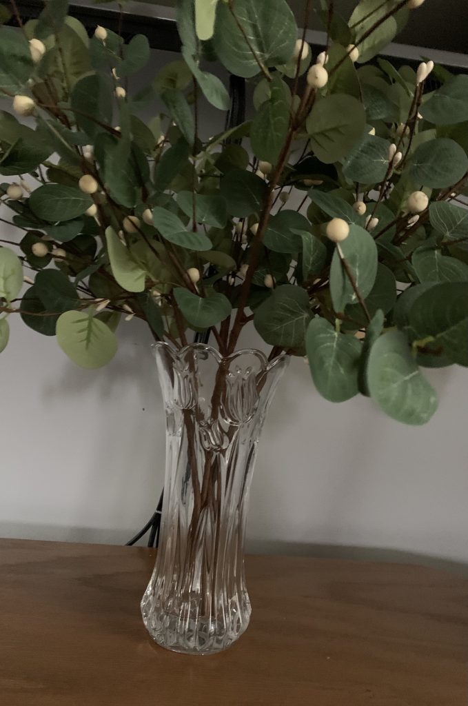 5 Stunning Shop Spring Vases to Elevate Store Displays